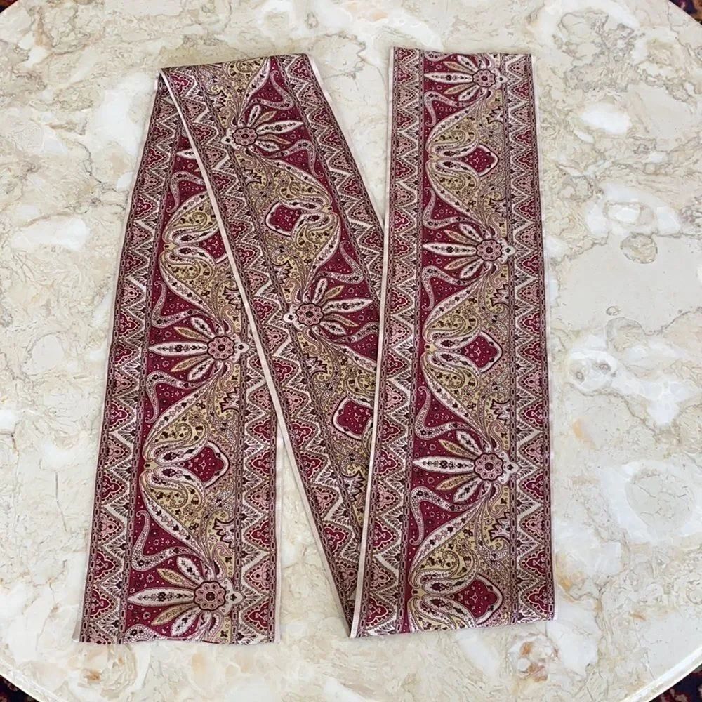 Gorgeous Long Paisley Print Scarf Foulard